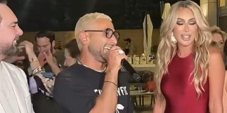 أحمد سعد يغير كلمات أغنيته "وسع وسع" من أجل مايا دياب (فيديو) - تواصل نيوز