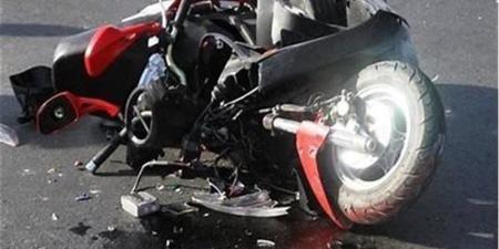 مصرع شخص وإصابة آخر إثر انقلاب دراجة نارية أعلى الطريق بالتجمع - تواصل نيوز