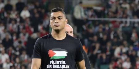 مصطفى محمد بقميص يحمل علم فلسطين، قونيا سبور يخصص مباراته أمام «الفدائي» لدعم غزة (صور) - تواصل نيوز
