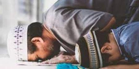 بحس بالذنب عشان مش منتظمة في الصلاة.. فماذا أفعل؟ أمين الفتوى يجيب (فيديو) - تواصل نيوز