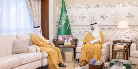 نائب أمير الشرقية يطّلع على مشاريع ومبادرات وزارة البيئة والمياه والزراعة - تواصل نيوز