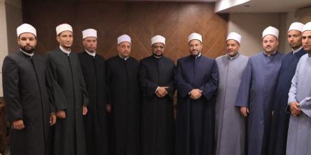 " البحوث الإسلامية " يطلق قافلة توعويَّة إلى الواحات البحريَّة دعمًا لجهود نَشْر الوعي الدِّيني والمجتمعي - تواصل نيوز