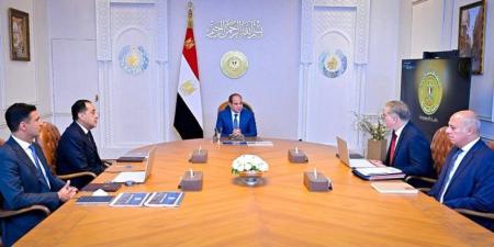 الرئيس السيسي يجتمع برئيس الوزراء ووزيري البترول والصناعة لمتابعة جهود تعزيز الاستثمار وتوطين الصناعة وتطوير قطاع التعدين - تواصل نيوز