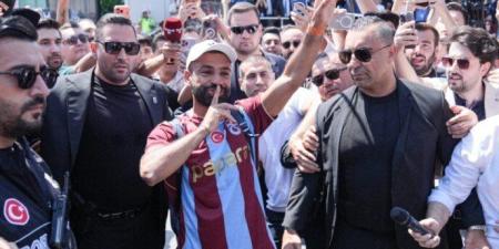 محمد صلاح يغادر إنجلترا ويعود لتدريبات طرابزون سبور بعد قرار عدم مشاركته أمام جنوب أفريقيا - تواصل نيوز