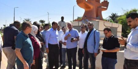 محافظ أسيوط يتفقد ميدان أم البطل بالمدخل الجنوبي ويوجه بتطويره ورفع كفاءته - تواصل نيوز