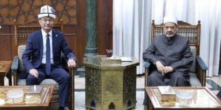 سفير قيرغيزستان يطلب من شيخ الأزهر زيادة أعداد المبتعثين والمنح الدراسية - تواصل نيوز