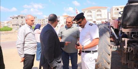 محافظ دمياط يوجه بحسم مخالفات الامتداد العمراني برأس البر ويتابع فتح الجراجات المغلقة - تواصل نيوز