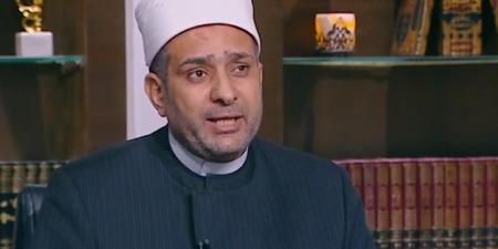 هل خدمتي لحماتي تلزمني التضحية بشغلي وحياتي؟ أمين الفتوى يجيب (فيديو) - تواصل نيوز