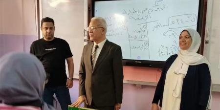 في الصباح الباكر، مدير تعليم الإسماعيلية يفاجئ طالبات الشهيد محمد حسن حسنين (صور) - تواصل نيوز