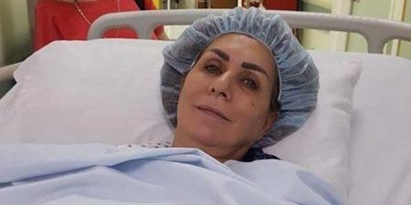 نقل الفنانة سهير فهد إلى المستشفى بعد تعرضها لوعكة صحية - تواصل نيوز