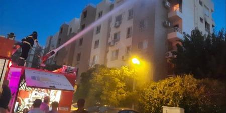 المعمل الجنائي يعاين حريقا اندلع داخل شقة بحدائق أكتوبر - تواصل نيوز