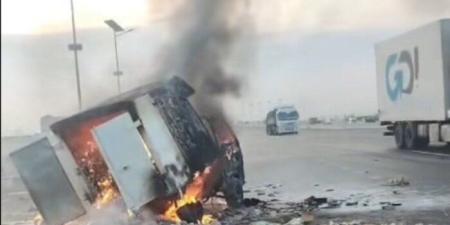 حادث مروع بين ميكروباص وسيارة نقل على الطريق الإقليمي بالمنوفية - تواصل نيوز