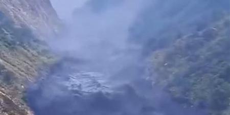 مشاهد مرعبة، كارثة جديدة في نيبال تتسبب في دمار 150 منزلًا وسقوط جسور (فيديو) - تواصل نيوز