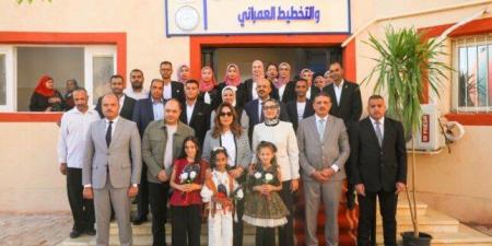 وزيرة التنمية المحلية ومحافظ الوادي الجديد تفتتحان مركز شبكات المرافق والتخطيط العمراني بالخارجة - تواصل نيوز