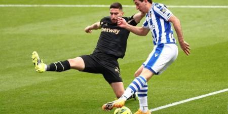 حالتا طرد، ريال سوسيداد يفوز على ديبورتيفو لاكورونيا 3-2 في الدوري الإسباني - تواصل نيوز