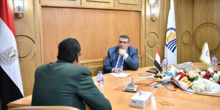 محافظ قنا يبحث 281 طلبًا وشكوى للمواطنين بمختلف القطاعات الخدمية - تواصل نيوز