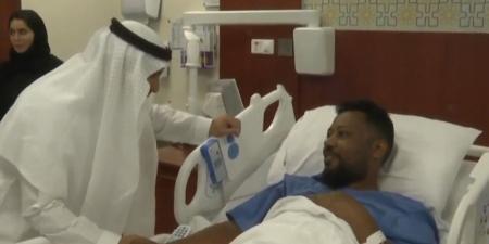 فيديو.. وزير الصحة يطمئن على صحة المصابين في الهجوم على مطار الرياض - تواصل نيوز