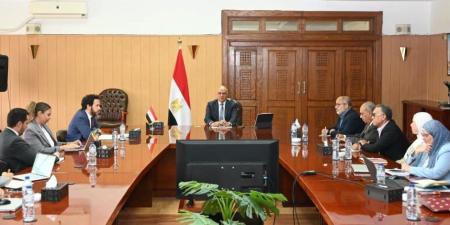 وزير الري يبحث مع نائب رئيس البنك الأوروبي لإعادة الإعمار والتنمية تعزيز التعاون في مجال حماية الشواطئ - تواصل نيوز