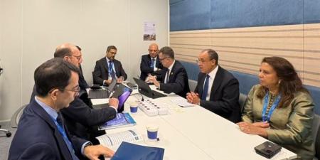 وزير الخارجية يلتقي كبير الاقتصاديين ونائب الرئيس الأول لاقتصاديات التنمية بمجموعة البنك الدولي - تواصل نيوز