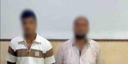 ضبط عامل وابنه لاتهامهما بالتعدي على مزارع بالأسلحة البيضاء ورشقه بالحجارة في البحيرة - تواصل نيوز
