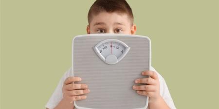 لو طفلك وزنه زاد، نصائح وعادات صحية لتخسيسه دون الضغط عليه - تواصل نيوز