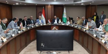 إزالة أدوار مخالفة ووقف توصيل المرافق، قرارات عاجلة من محافظ الجيزة لحل شكاوى المواطنين - تواصل نيوز