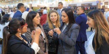 وزيرة التضامن تتفقد جناح صندوق دعم الصناعات الريفية والبيئية بمعرض «تراثنا» - تواصل نيوز