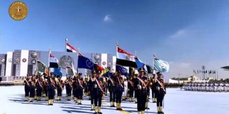 طلاب أكاديمة الشرطة يشاركون في الاستعراض العسكري لحفل تخرج الدفعة الأولى من الأكاديمية العسكرية - تواصل نيوز