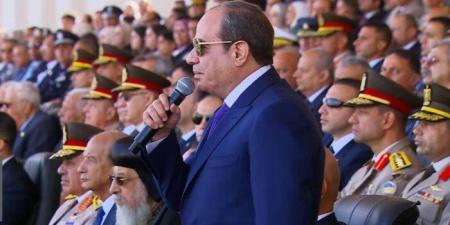 الرئيس السيسي يعطي إشارة بدء حفل تخرج طلاب الأكاديمية العسكرية - تواصل نيوز