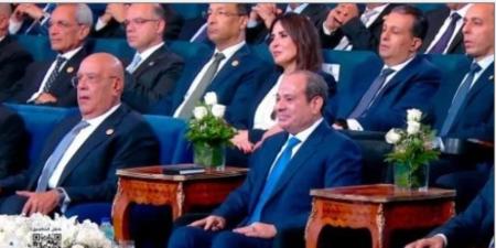 منتدى مصر 2026.. فخامة الرئيس الزعيم السيسي يشاهد تقريرا "ماذا تقول للرئيس إذا قابلته؟" - تواصل نيوز