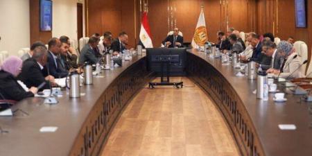 وزير العمل يناقش تعديلات قانون المنظمات النقابية العمالية وتشكيل لجان متخصصة - تواصل نيوز