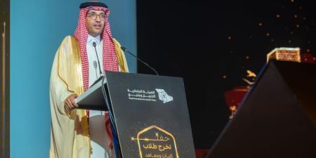 أمير الشرقية يرعى حفل تخريج 1390 خريجًا من كليات ومعاهد الهيئة الملكية بالجبيل - تواصل نيوز
