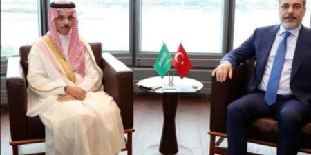 وزيرا خارجية السعودية وتركيا يبحثان الأمن الإقليمي في ظل تصاعد التوترات بين السعودية والحوثيين - تواصل نيوز