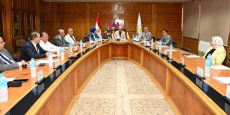 مجلس شئون التعليم والطلاب بجامعة أسيوط يناقش تطوير البرامج الدراسية وتحسين الخدمات للطلاب - تواصل نيوز