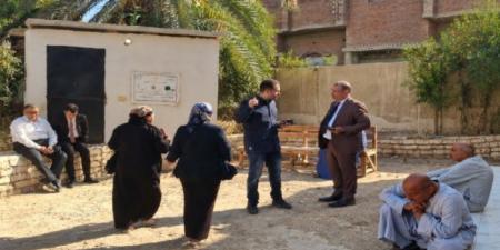 رحلة انتهت بمأساة.. أهالي ضحايا أتوبيس أسيوط الغربي يتوافدون على مشرحة سنورس بالفيوم - تواصل نيوز