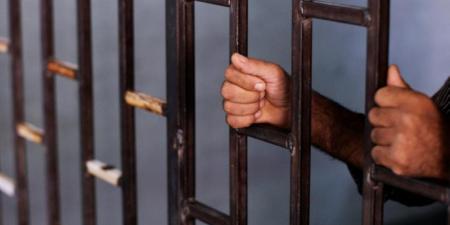 شهادات مزيفة.. حبس المتهم بإدارة كيان تعليمي وهمي في الدقي - تواصل نيوز