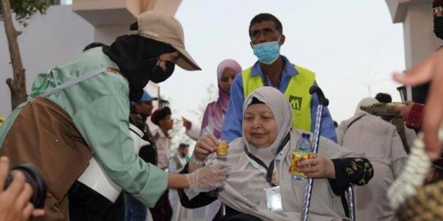 توافد حجاج السياحة "5 نجوم" إلى مشعر منى استعدادًا للتصعيد إلى عرفات - تواصل نيوز