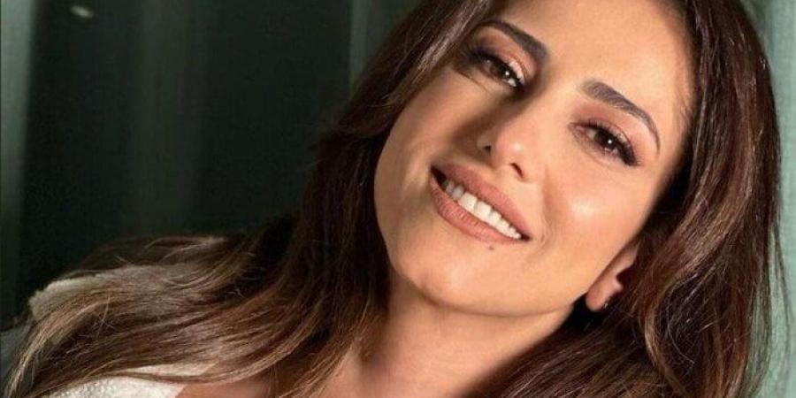 بالأبيض.. حنان مطاوع تخطف الأنظار في العرض الخاص لفيلم «habby birth day» - تواصل نيوز