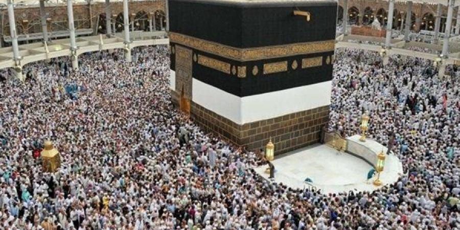 حجاج بيت الله الحرام يؤدون طواف الوداع - تواصل نيوز