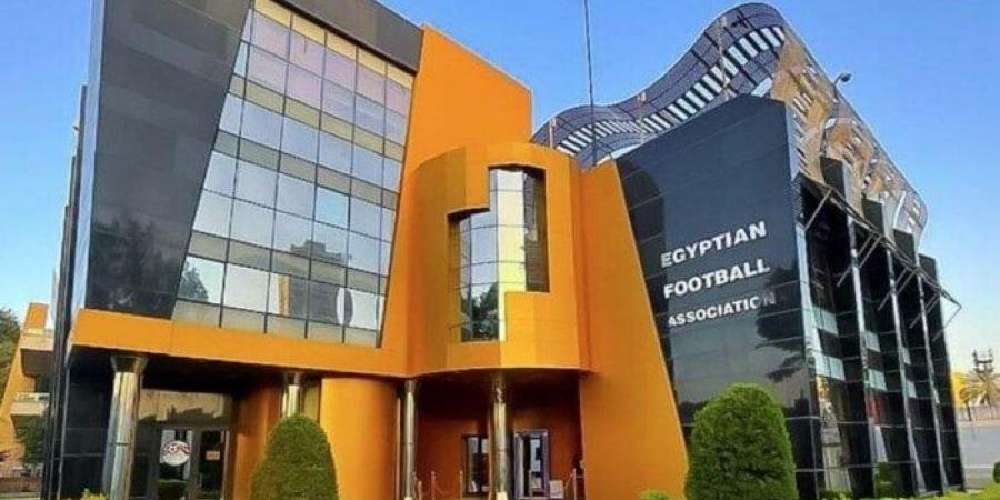 اتحاد الكرة يعلن قواعد قيد وانتقالات اللاعبين في موسم 2025 -2026 - تواصل نيوز