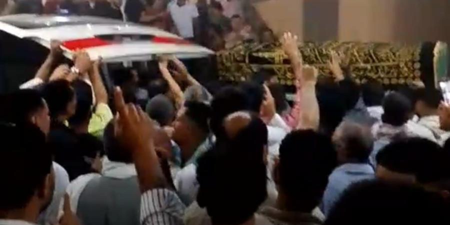 الآلاف  شيعوا جثمان "شهيد الشهامة" إلى مثواه الأخير بالدقهلية - تواصل نيوز