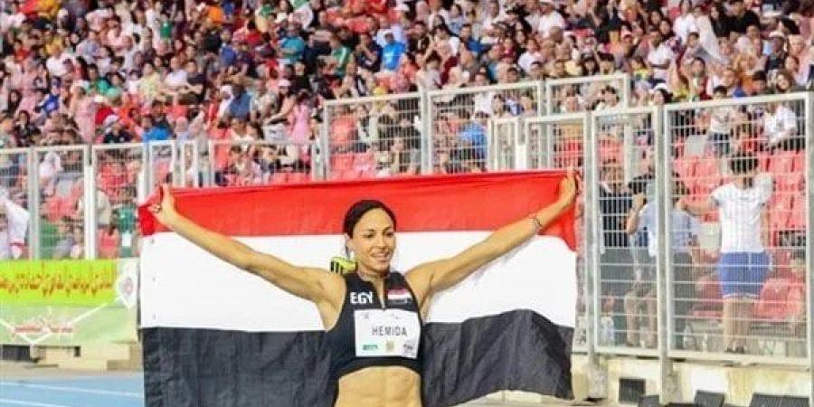 بعد فوزها بذهبية ملتقى ألعاب القوى بإيطاليا.. «قومي المرأة» يهنئ العداءة بسنت حميدة - تواصل نيوز