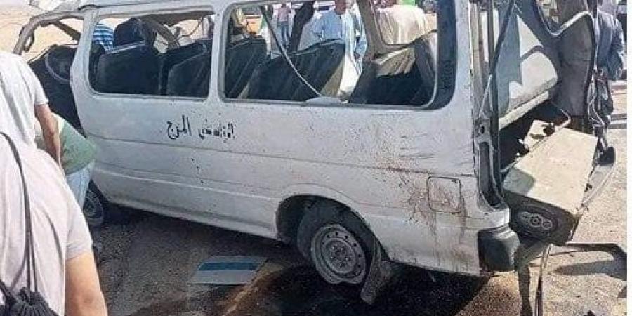 إصابة 10 أشخاص في انقلاب سيارة بالنزهة - تواصل نيوز