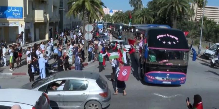 قافلة الصمود لكسر حصار غزة تصل مدينة الزاوية بليبيا - تواصل نيوز