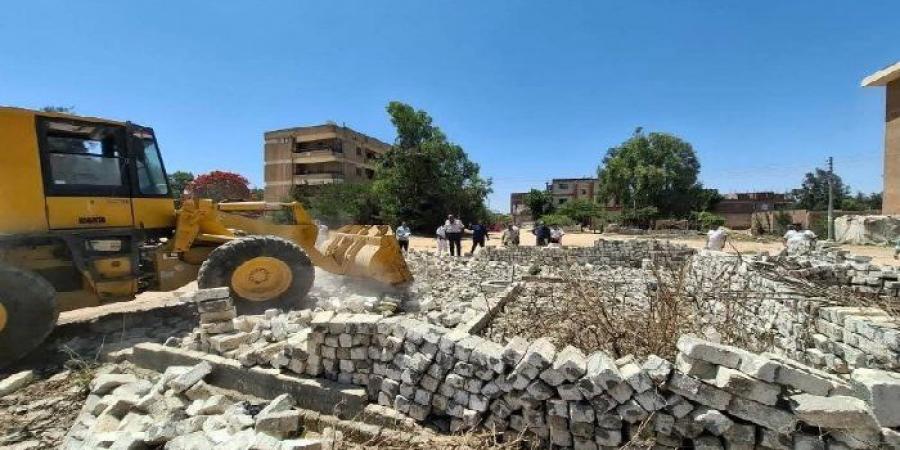 إزالة تعديات على مساحة 7877 متر أراضٍ زراعية ومبانٍ مخالفة بالبحيرة - تواصل نيوز