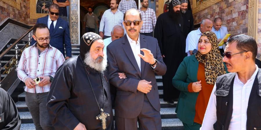 محافظ سوهاج في زيارة لـ الدير الأبيض و الدير الأحمر - تواصل نيوز