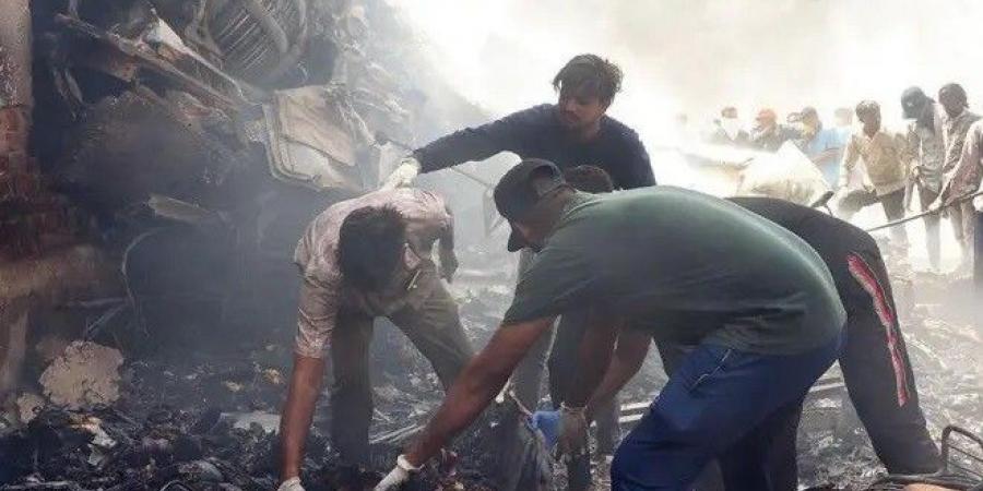 قائد شرطة أحمد أباد: تم العثور على جثث 204 من ركاب الطائرة الهندية - تواصل نيوز