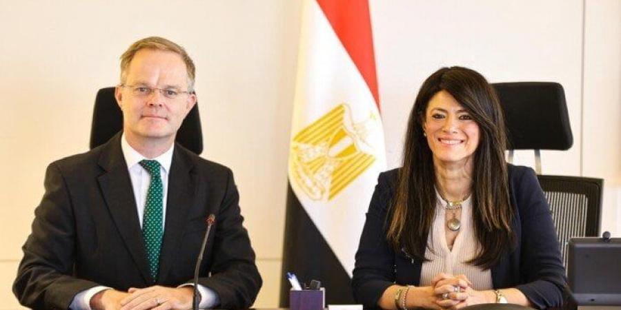 رانيا المشاط تبحث مع سفير المملكة المتحدة في مصر دفع العلاقات الاقتصادية والاستثمارية - تواصل نيوز