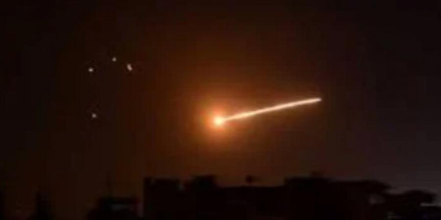 ليلة الرعب في تل أبيب.. موجة صواريخ أخرى تسقط وأصوات انفجارات - تواصل نيوز
