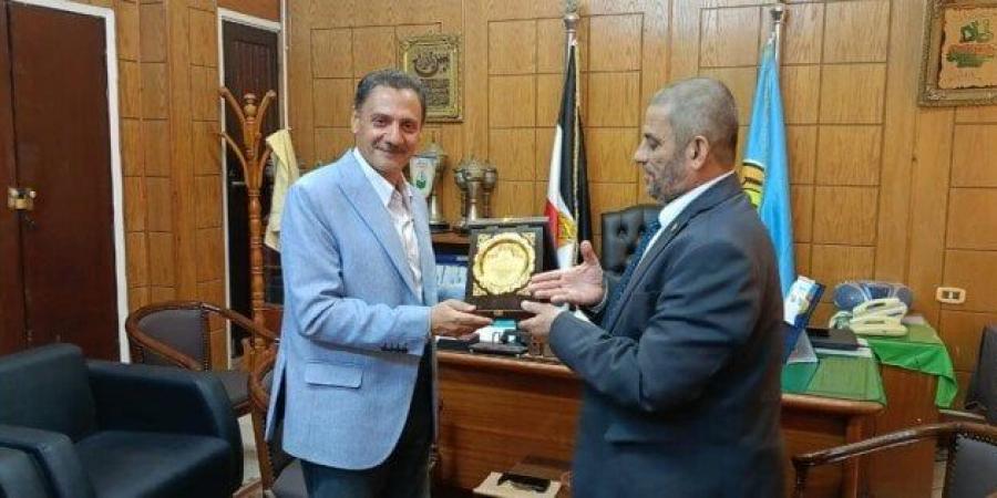 شاهد الان - عميد أصول الدين بطنطا يُشيد بجهود الزميل «إيهاب زغلول» في التغطية الإعلامية - تواصل نيوز